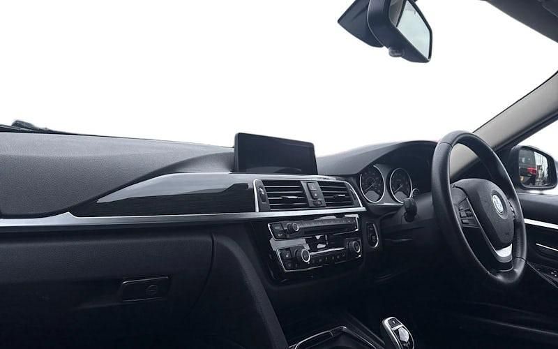 Used BMW 330 Luxury Line 252 HP (185 kW) 2016 Black Estate