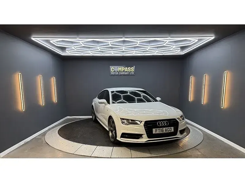 Used Audi A7 Sportback Black Edition 272 HP (200 kW) 2016 White Hatchback