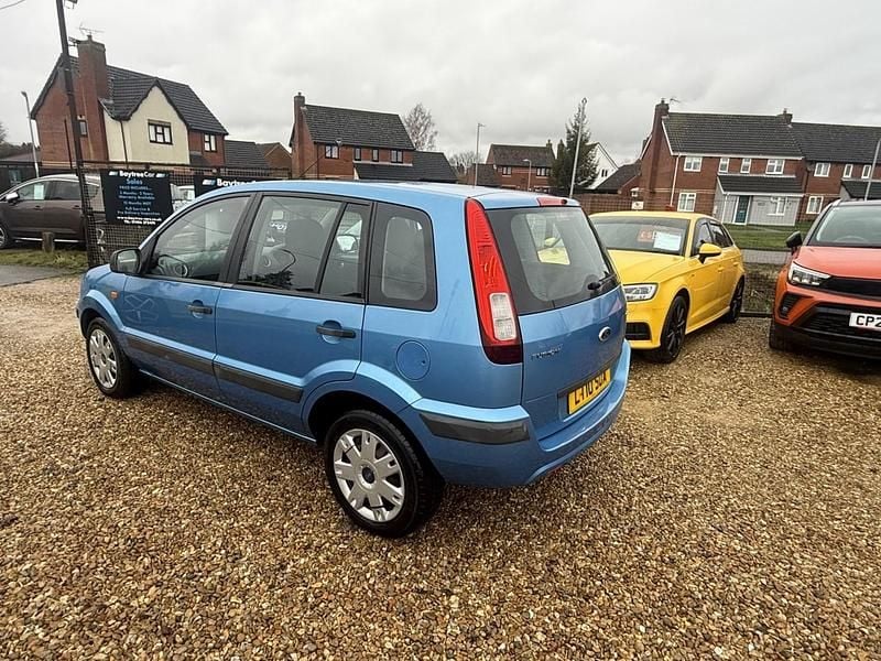 Used Ford Fusion Style 79 HP (58 kW) 2010 Blue Hatchback