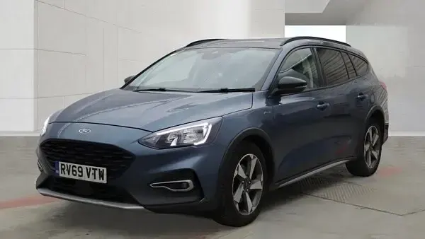 Used Ford Focus Active 120 HP (88 kW) 2020 Blue Estate