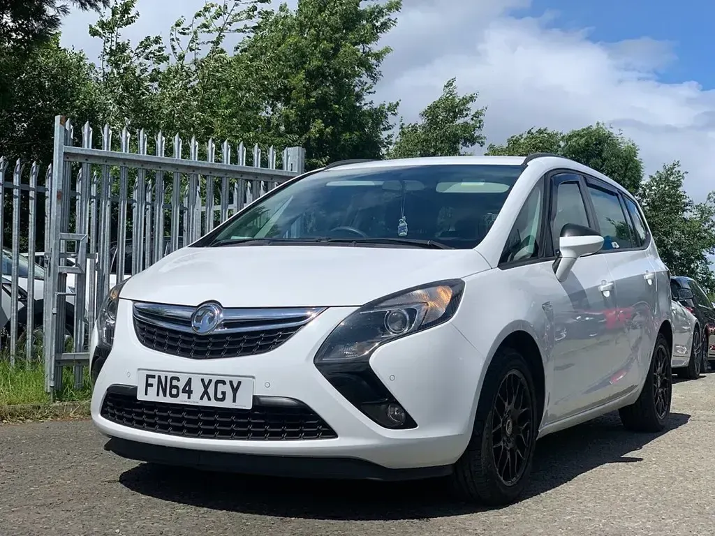 Used Vauxhall Zafira Tourer 162 HP (119 kW) 2014 White MPV
