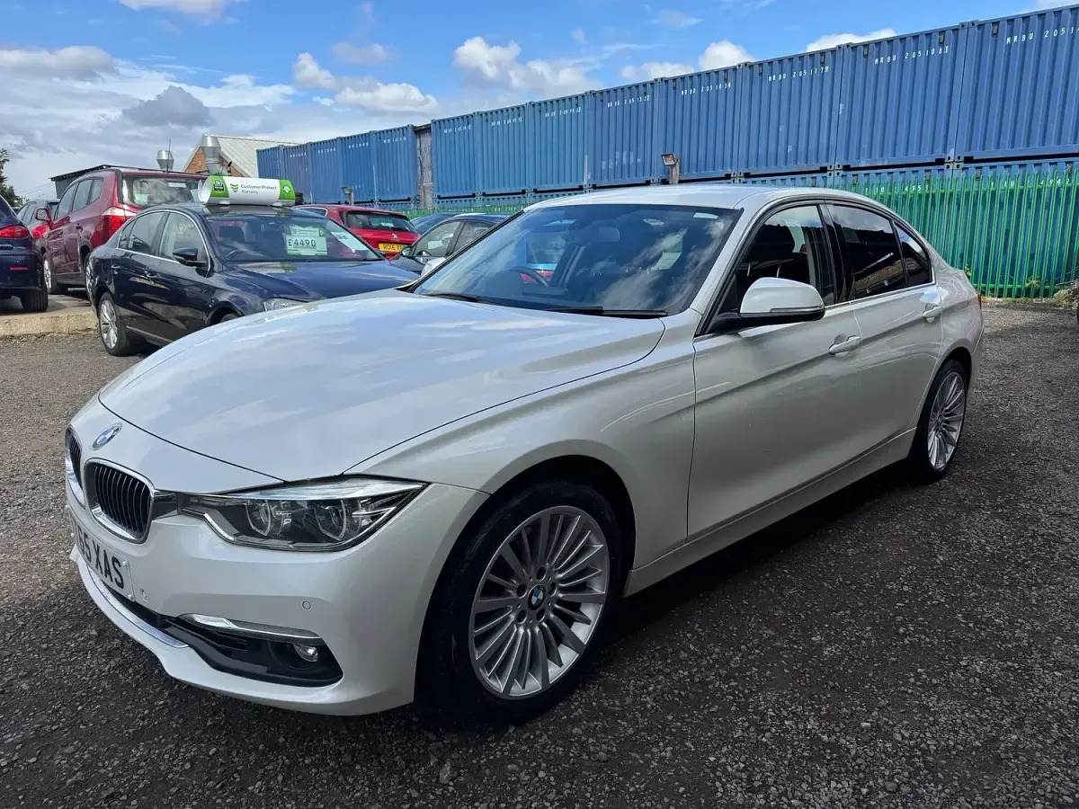 Used BMW 330 Luxury Line 254 HP (186 kW) 2015 White Sedan