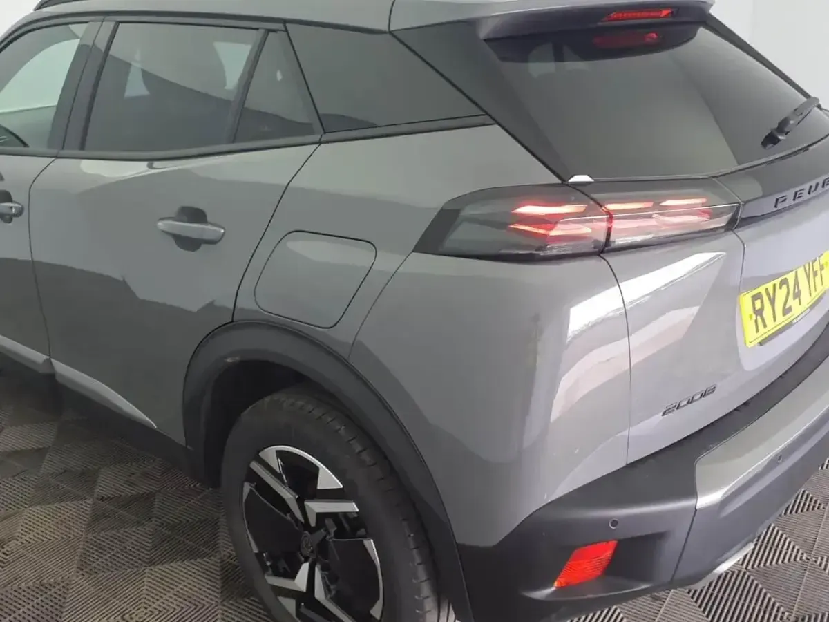 Used Peugeot 2008 Allure 129 HP (94 kW) 2024 Grey SUV