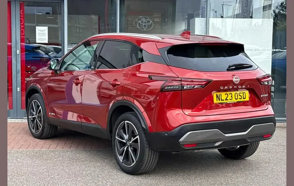 Used Nissan Qashqai Tekna 190 HP (139 kW) 2023 Red SUV
