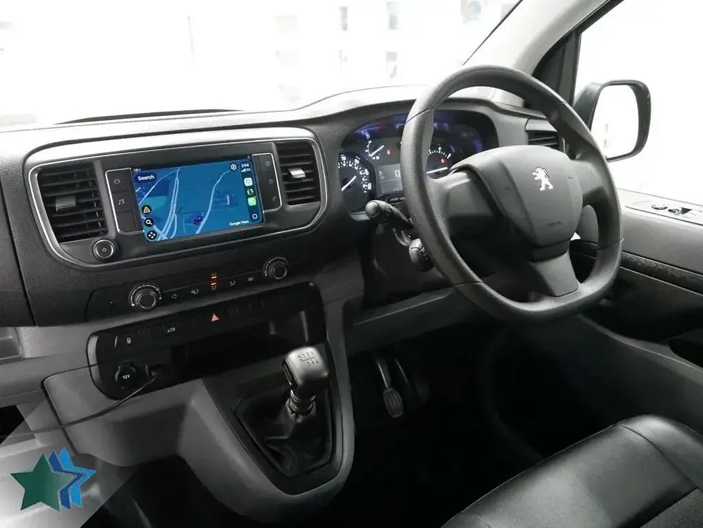 Used Peugeot Expert 120 HP (88 kW) 2021 Black Van