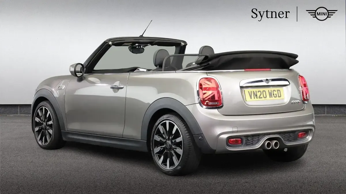 Usado Mini Cooper S Exclusive 192 HP (141 kW) 2020 Prateado Citadino