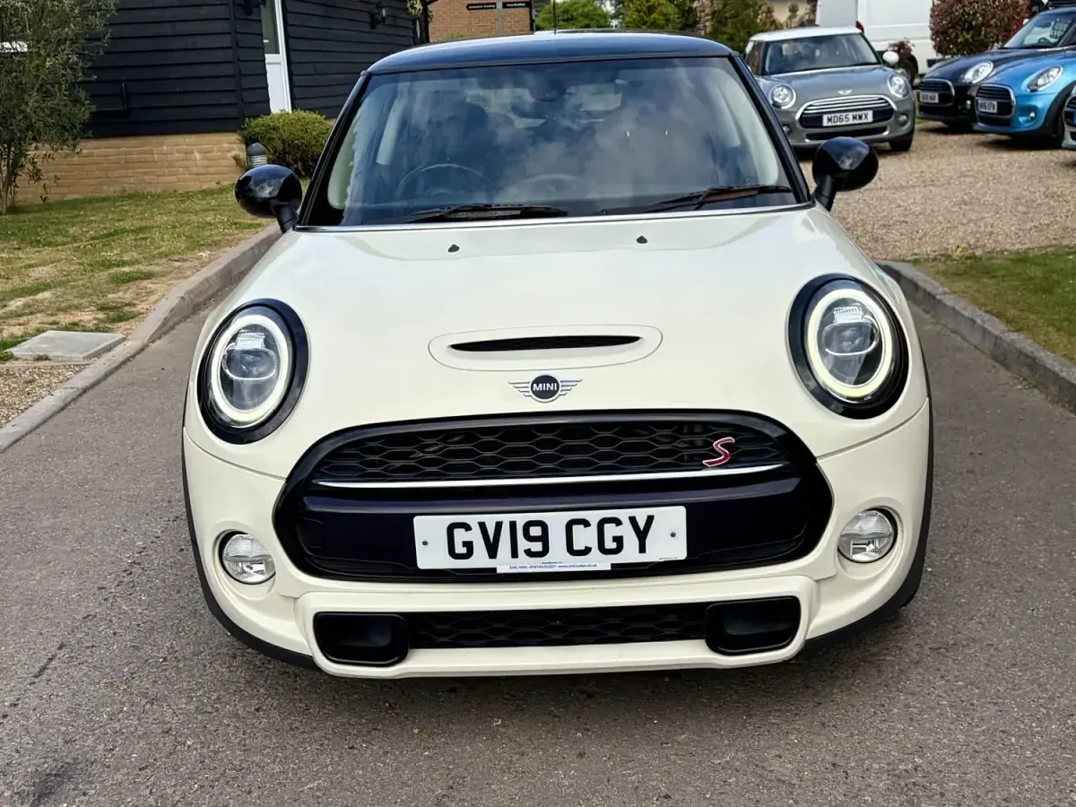 Begagnad Mini Cooper S Hatch 2019 Vit Halvkombi
