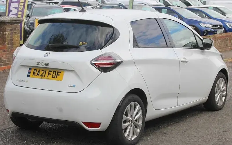Used Renault Zoe Business 80 kW (109 HP) 2021 White Hatchback