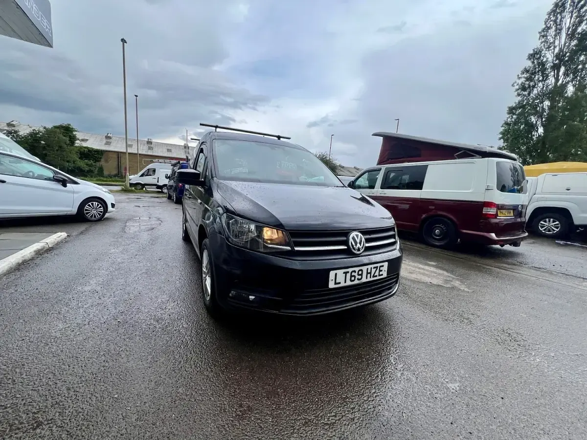 Used VW Caddy Highline 102 HP (75 kW) 2019 Black MPV