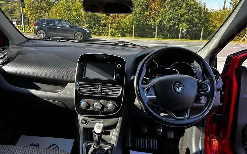 Used Renault Clio IV Dynamique 90 HP (66 kW) 2018 Hatchback