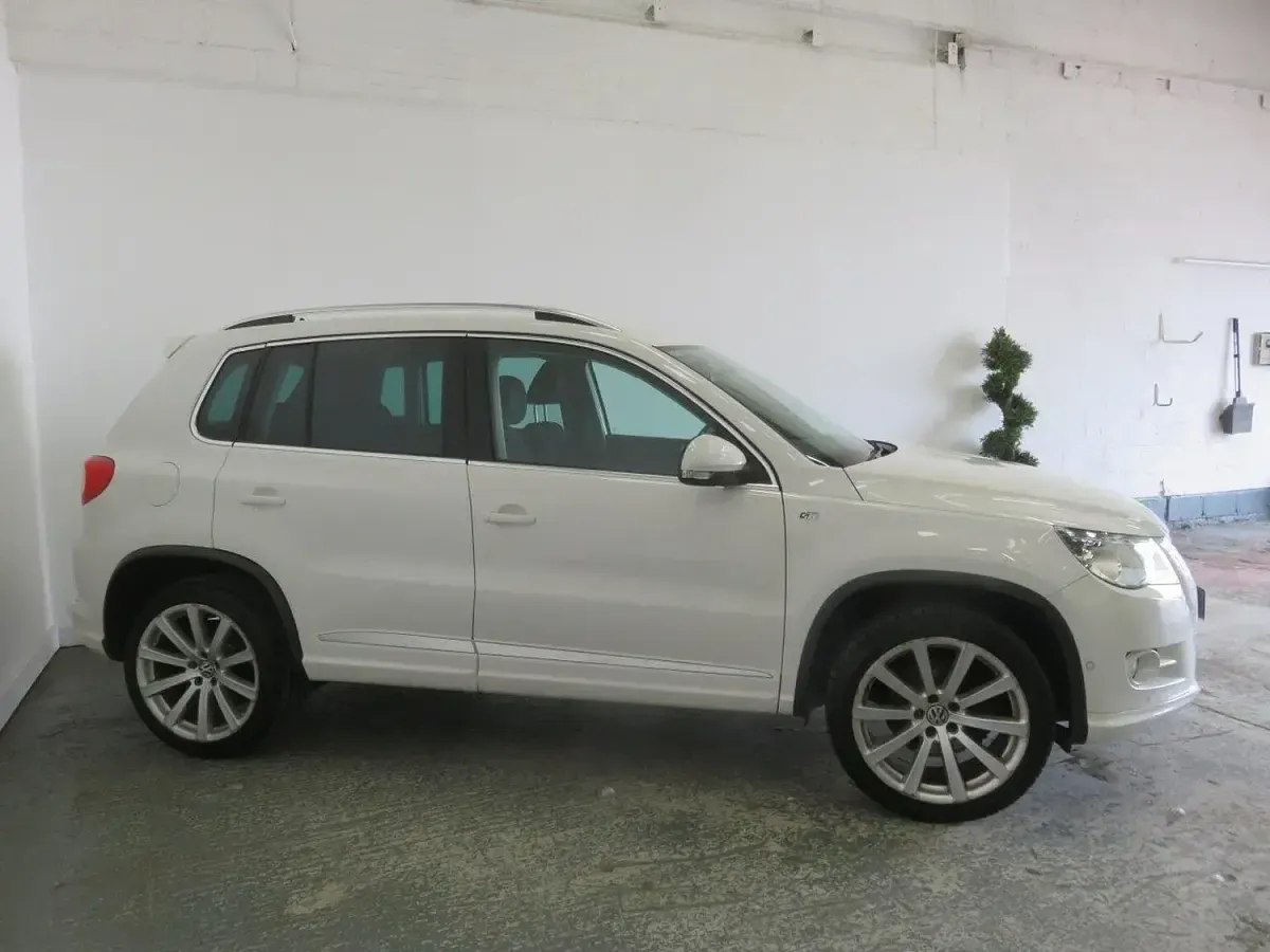 Used VW Tiguan R-line 170 HP (125 kW) 2010 White SUV
