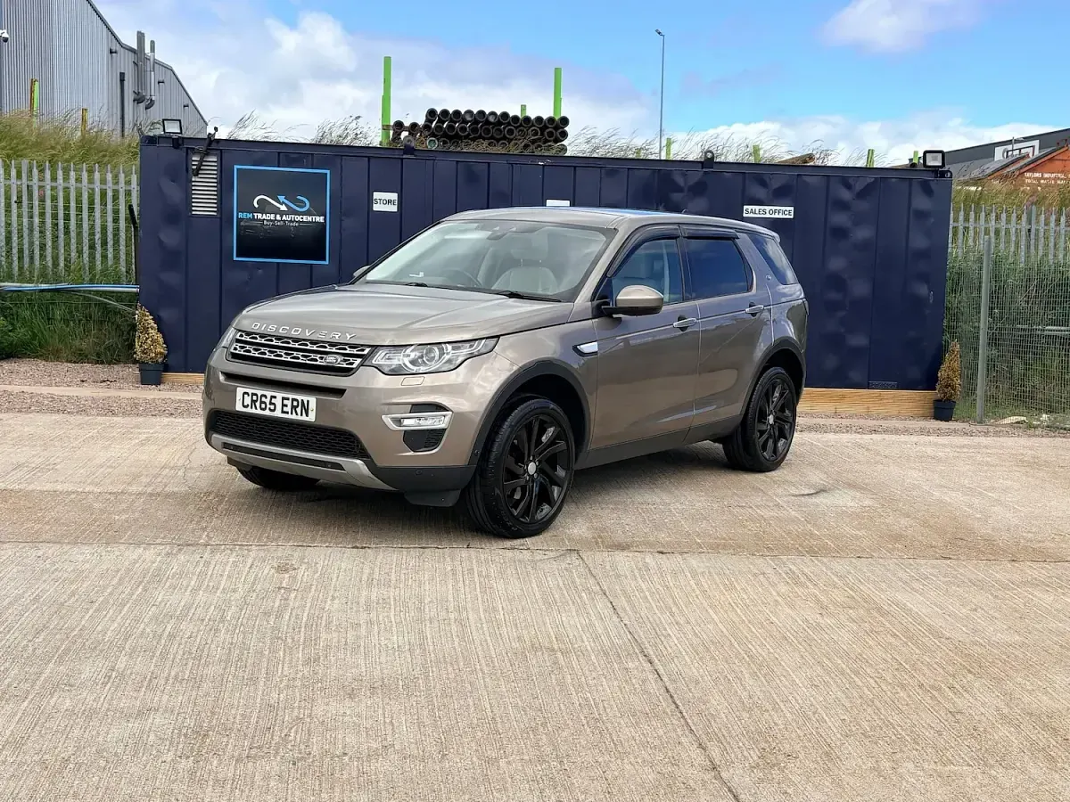 Used Land Rover Discovery Sport HSE Luxury 180 HP (132 kW) 2015 Brown SUV