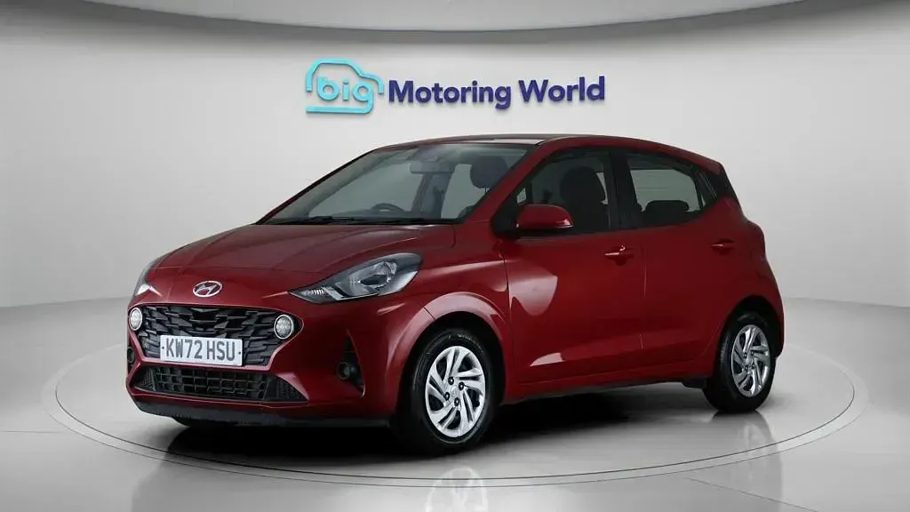 Used Hyundai i10 SE 67 HP (49 kW) 2023 Red Hatchback