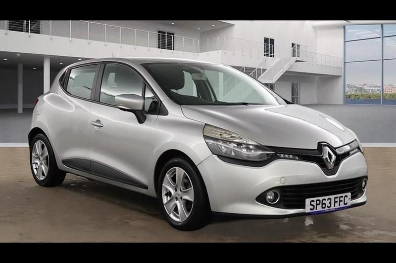 Used Renault Clio IV Expression+ 75 HP (55 kW) 2013 Silver Hatchback