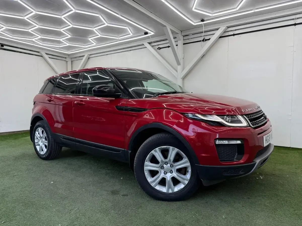 Used Land Rover Range Rover evoque SE 2018 Red Estate