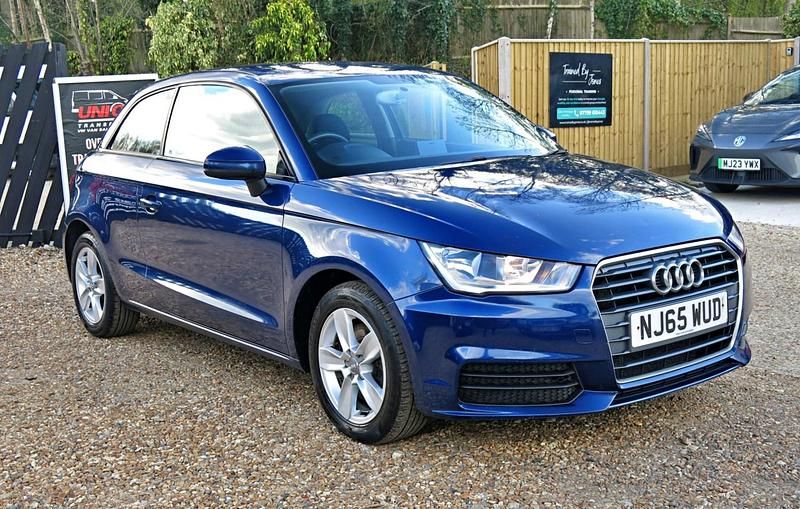 Usado Audi A1 Basis 115 HP (84 kW) 2015 Azul Citadino