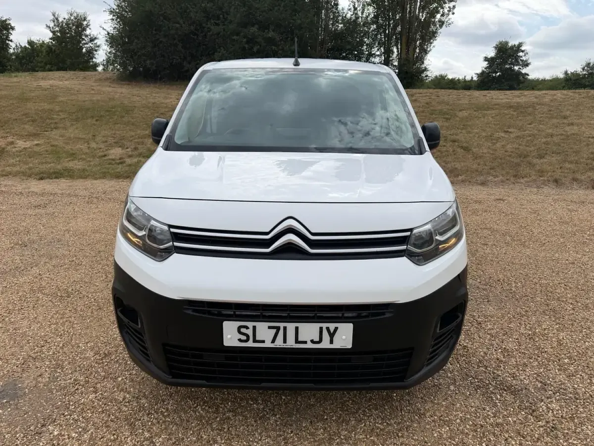 Used Citroën Berlingo 75 HP (55 kW) 2021 White MPV
