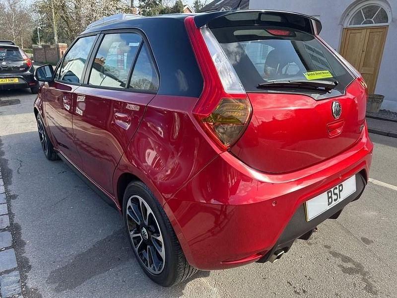 Usado MG MG3 106 HP (77 kW) 2018 Vermelho Citadino