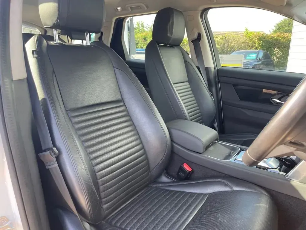 Used Land Rover Discovery Sport S 204 HP (150 kW) 2021 White SUV