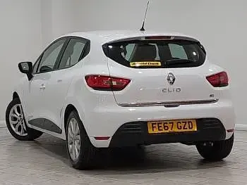 Used Renault Clio Play 75 HP (55 kW) 2017 White Hatchback