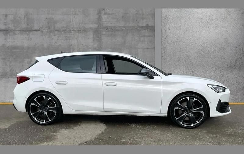 Used Cupra Leon VZ2 241 HP (177 kW) 2024 White Hatchback