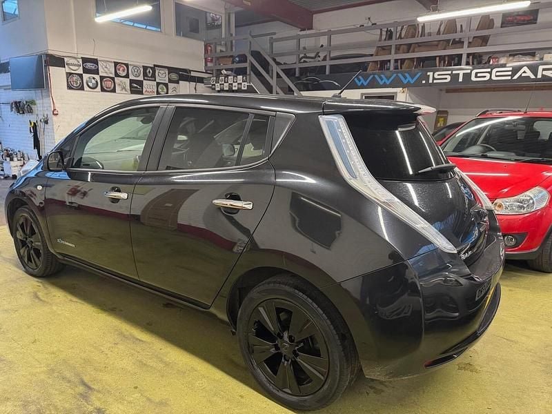 Used Nissan Leaf Tekna 80 kW (109 HP) 2015 Black Hatchback
