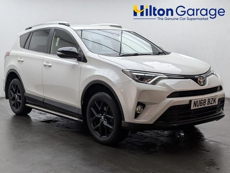 Used Toyota RAV4 2018 White Estate