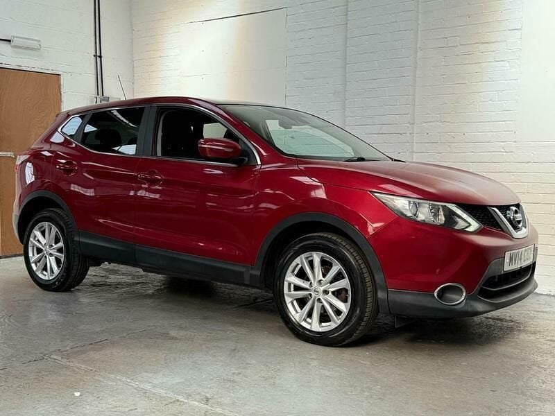 Red Used 2014 Nissan Qashqai Acenta Premium SUV | £6,000 (Good price) - Image 1/4