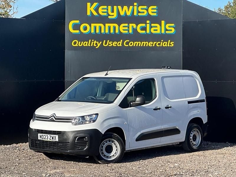 Used Citroën Berlingo 100 HP (73 kW) 2023 White MPV