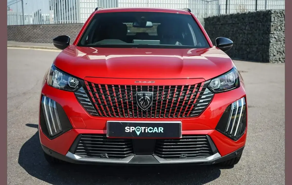 Used Peugeot 2008 Allure 100 HP (73 kW) 2024 Red SUV