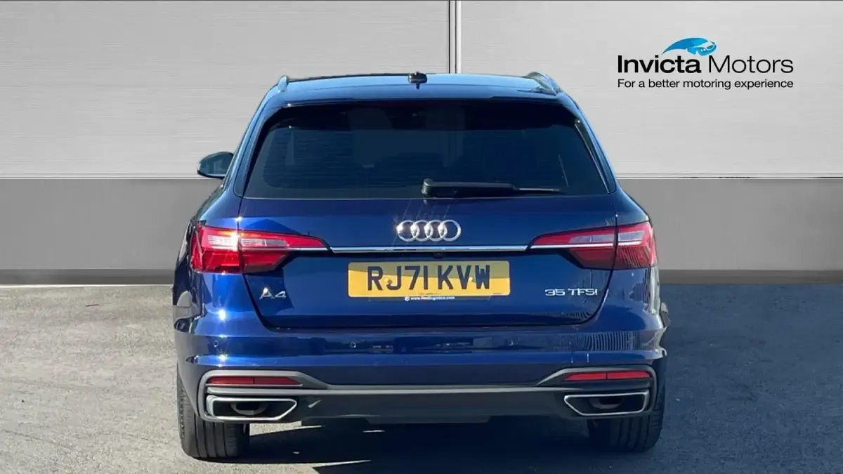 Usado Audi A4 Comfort 150 CV (110 kW) 2022 Azul Familiar