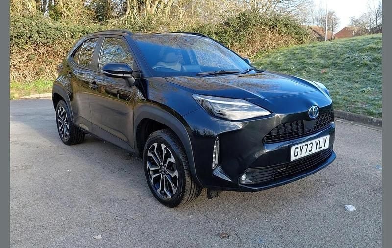 Black Used 2024 Toyota Yaris Cross Design SUV | £21,990 (Fair price) - Image 1/4