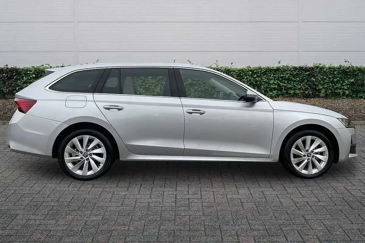 Gebraucht Skoda Octavia SE L 110 PS (80 kW) 2025 Silber Kombi