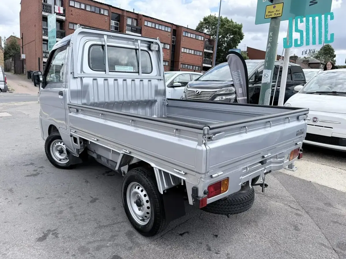 Used Daihatsu Hijet 2014 Silver MPV