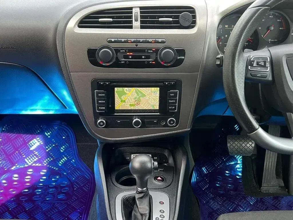Used Seat Leon FR 170 HP (125 kW) 2012 White Hatchback