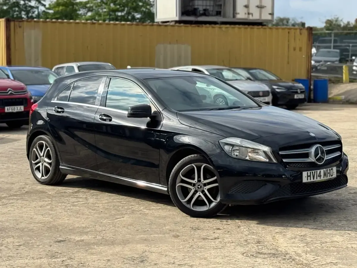 Usado Mercedes A180 2014 Preto Citadino