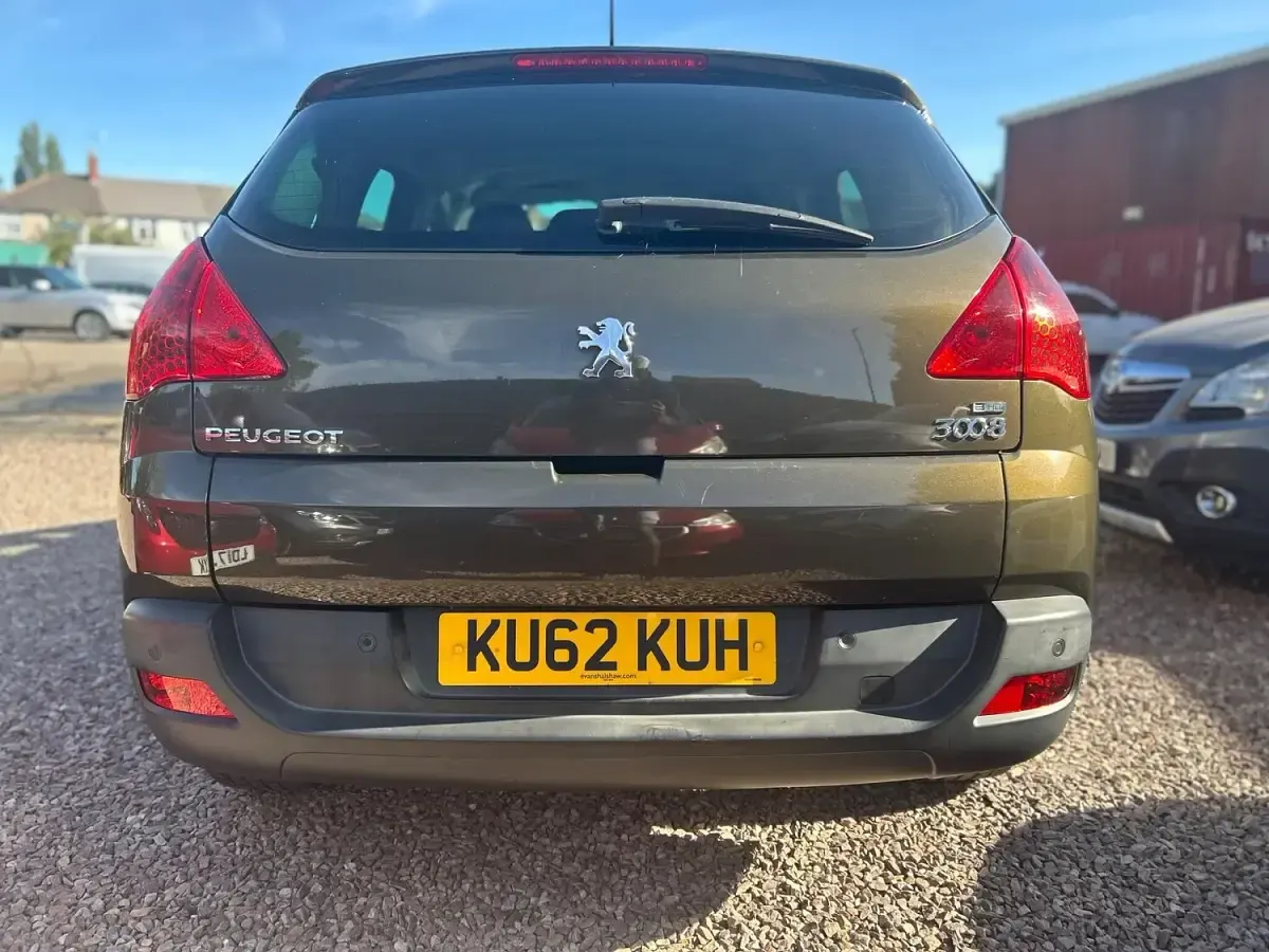 Used Peugeot 3008 Active 112 HP (82 kW) 2012 Brown Estate