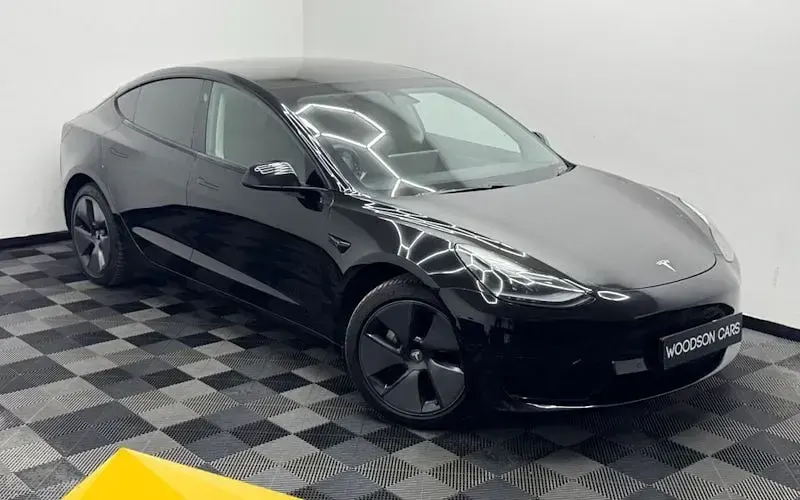 Used Tesla Model 3 Standard Range Plus 366 kW (498 HP) 2021 Sedan