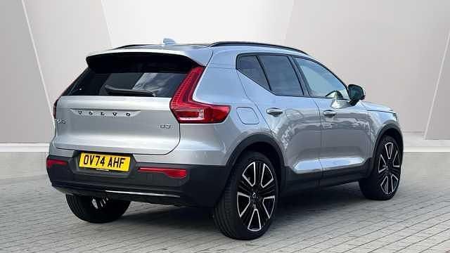 Used 2025 Volvo XC40 Ultra SUV | £30,950 (Good price) - Image 1/2