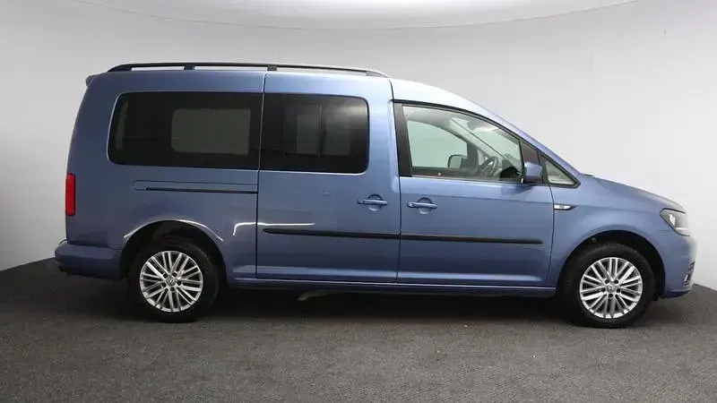 Used VW Caddy Life 102 HP (75 kW) 2016 Blue MPV