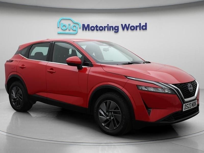 Red Used 2023 Nissan Qashqai Acenta Premium SUV | £15,700 (Super price) - Image 1/4