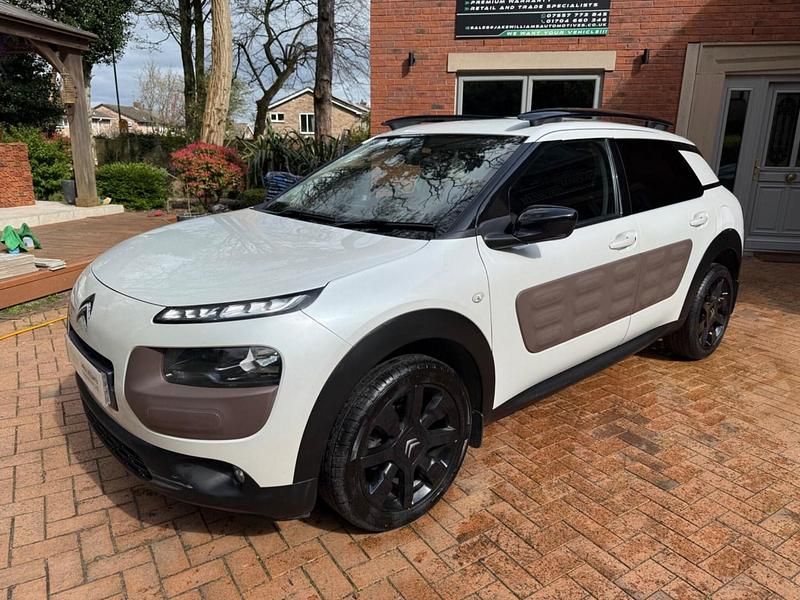 Used Citroën C4 Cactus Flair 2018 White Hatchback