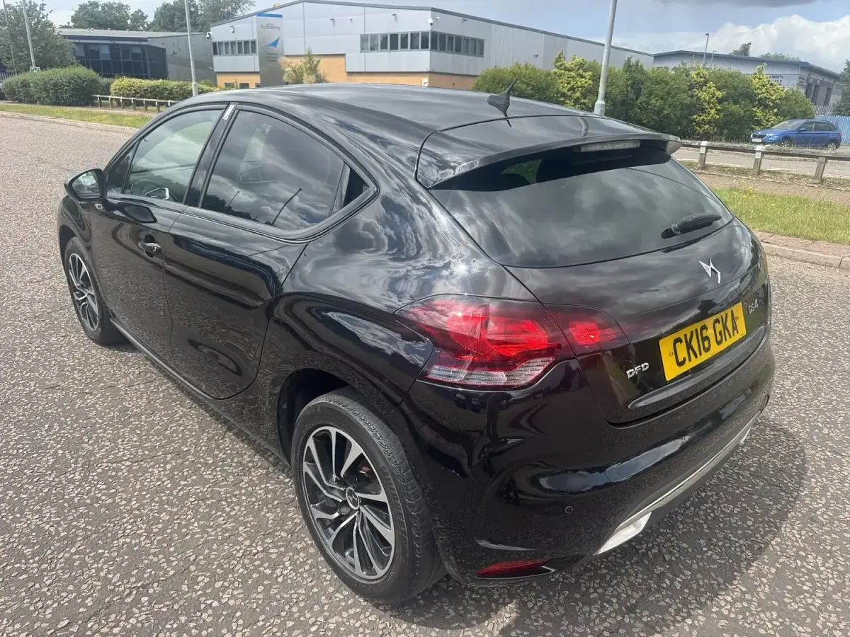 Used DS Automobiles DS4 Elegance 120 HP (88 kW) 2016 Black Hatchback