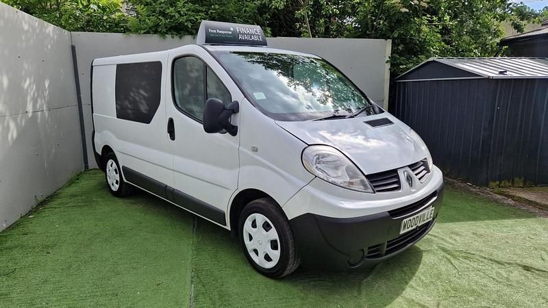 Used Renault Trafic 115 HP (84 kW) 2011 White MPV
