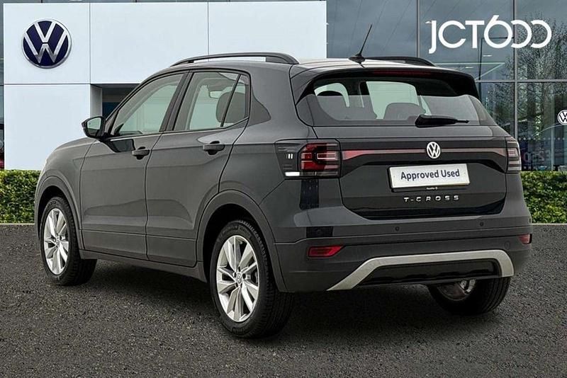 Usado VW T-Cross SE 115 CV (84 kW) 2020 Gris SUV