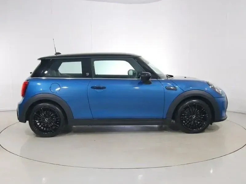 Used Mini Cooper Exclusive 134 HP (98 kW) 2023 Blue Hatchback