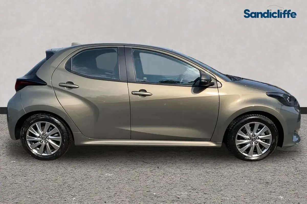 Used Toyota Yaris 116 HP (85 kW) 2025 Gold Hatchback