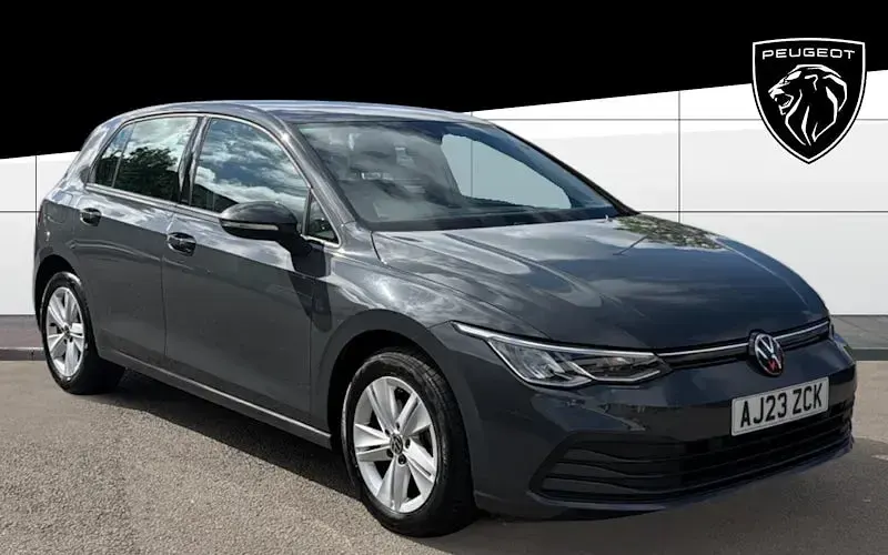 Used VW Golf VIII Life 150 HP (110 kW) 2023 Hatchback