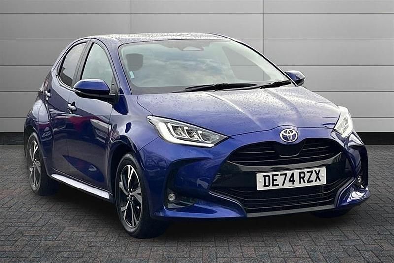 Used Toyota Yaris Hybrid Design 116 HP (85 kW) 2024 Juniper blue Hatchback