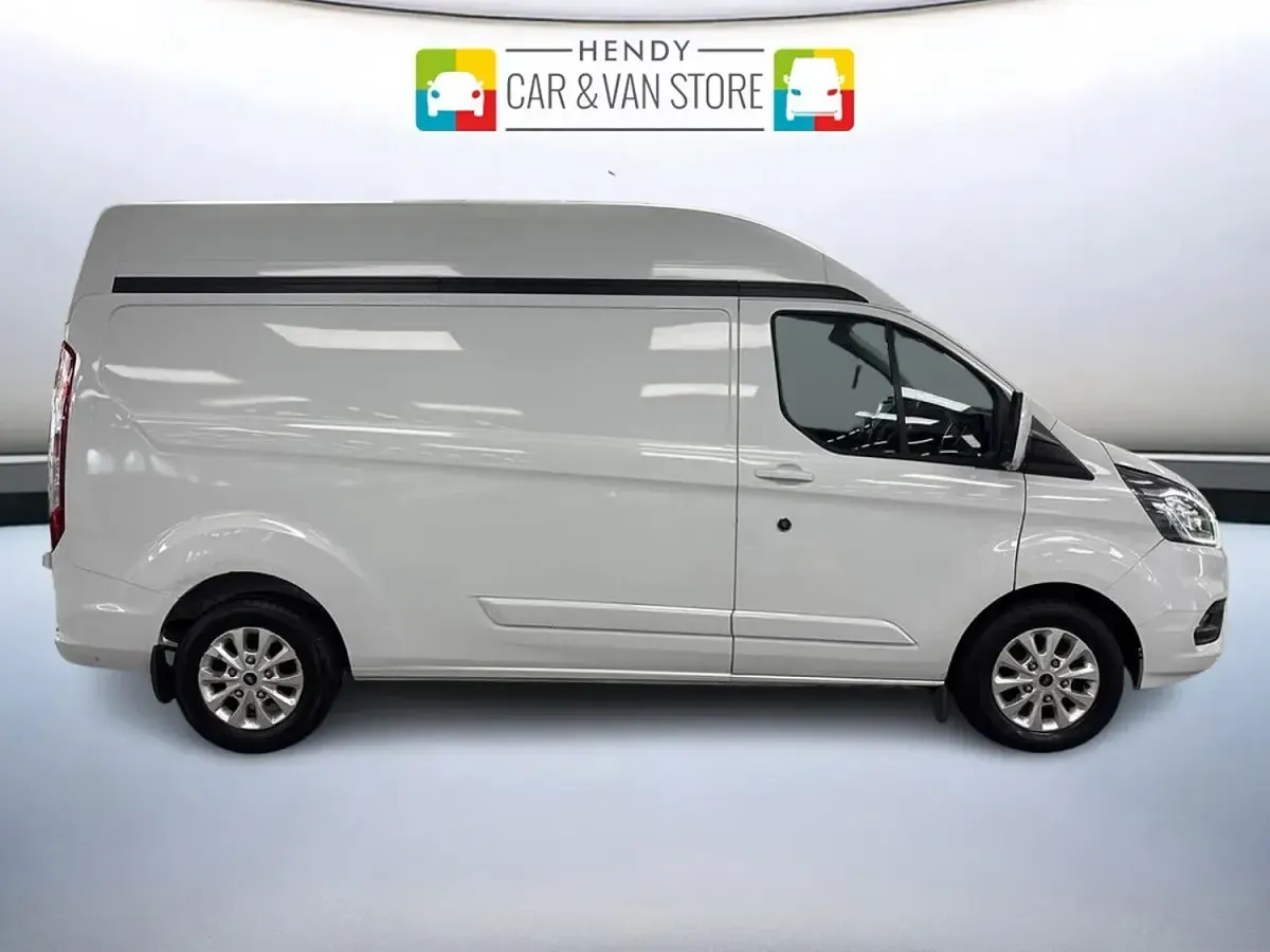 Used Ford Transit Custom Limited 130 HP (95 kW) 2022 White Van